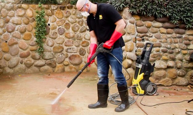 Personal protective equipment for pressure cleaning