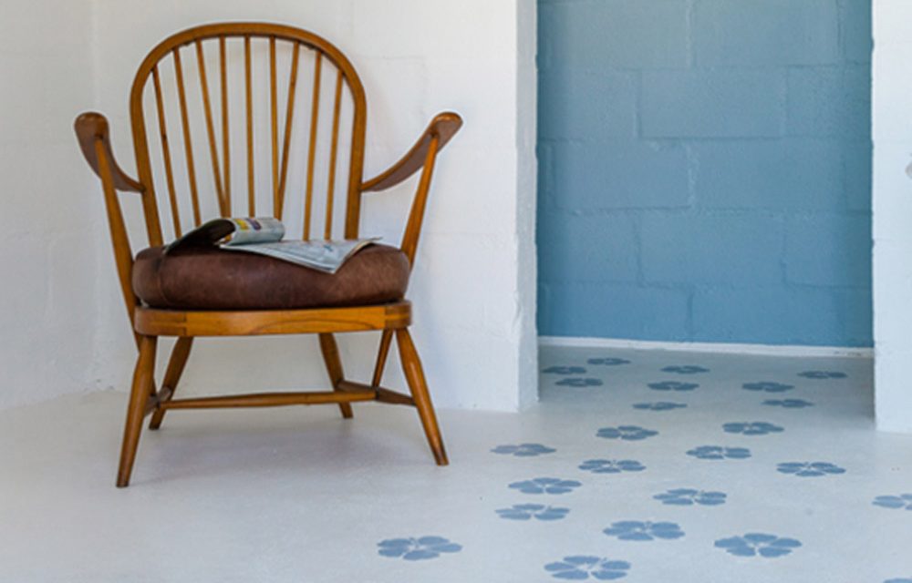 How to paint a floor with chalk paint