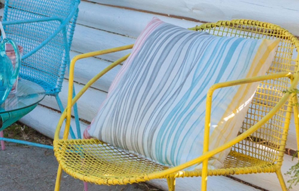 How to revive old wire garden chairs with spray paint