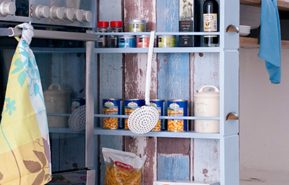 How to make a space-saving spice rack
