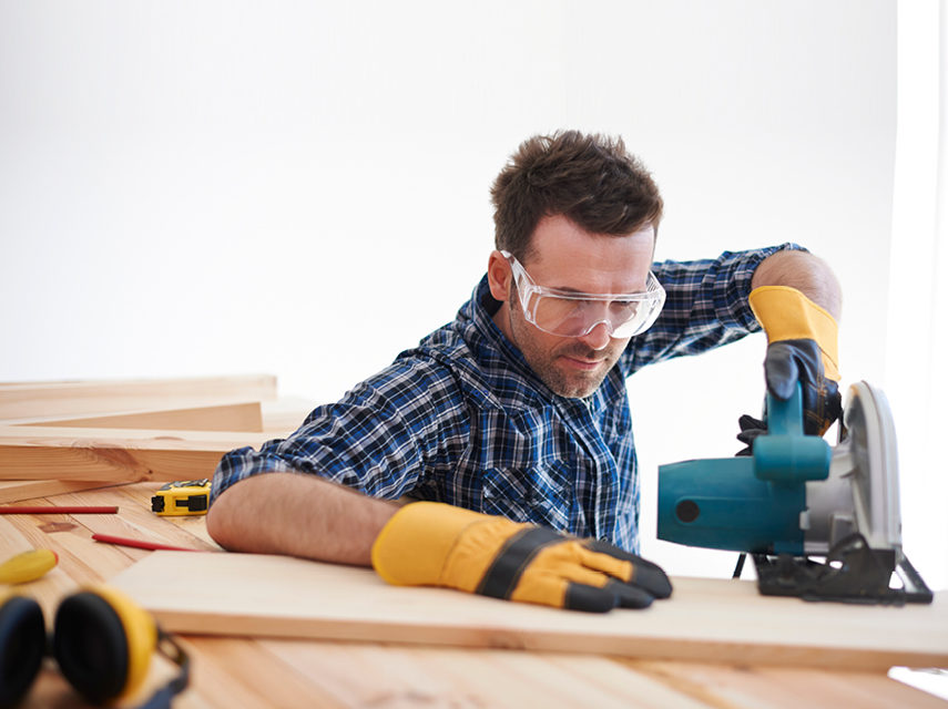 How to use power tools in a safe manner