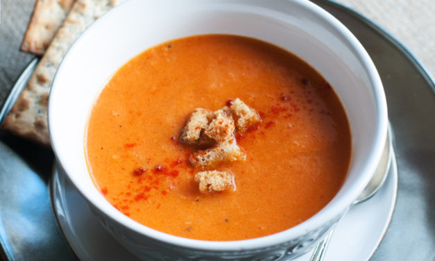 How to make chilled tomato and red pepper soup