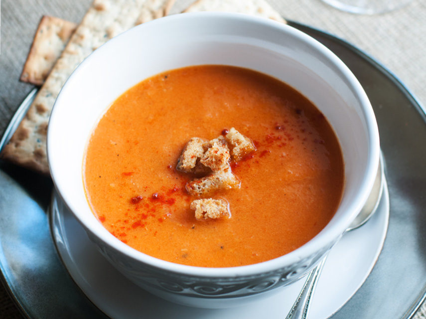 How to make chilled tomato and red pepper soup