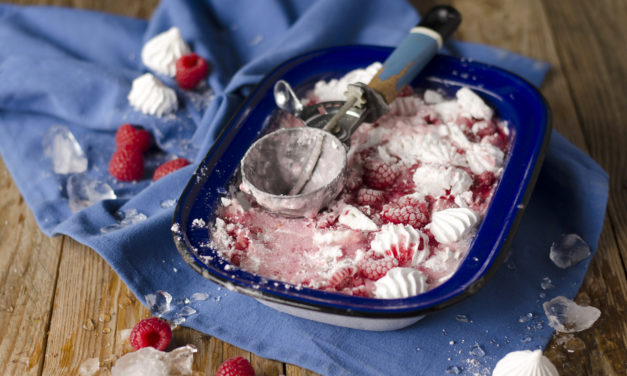 How to make an easy no-churn smashed raspberry and meringue frozen yoghurt