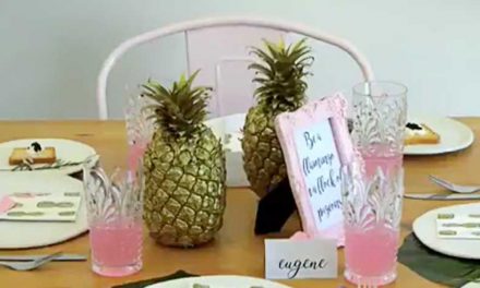 How to set up a tropical dinner table
