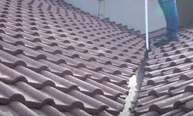 How to Inspect and Clear Roof Valleys