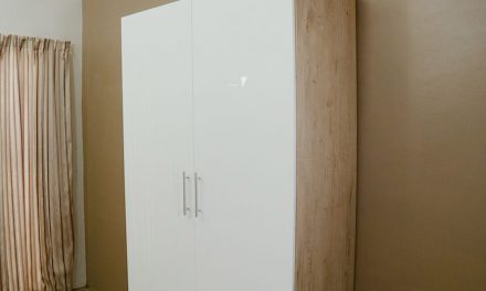 How To Assemble the HK High Gloss Two Tone Built In Cupboard