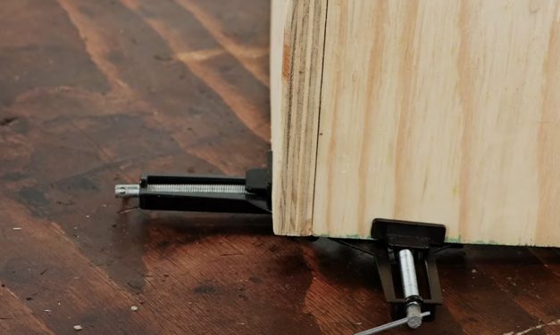 Make Wood Working Easy With Corner Clamps