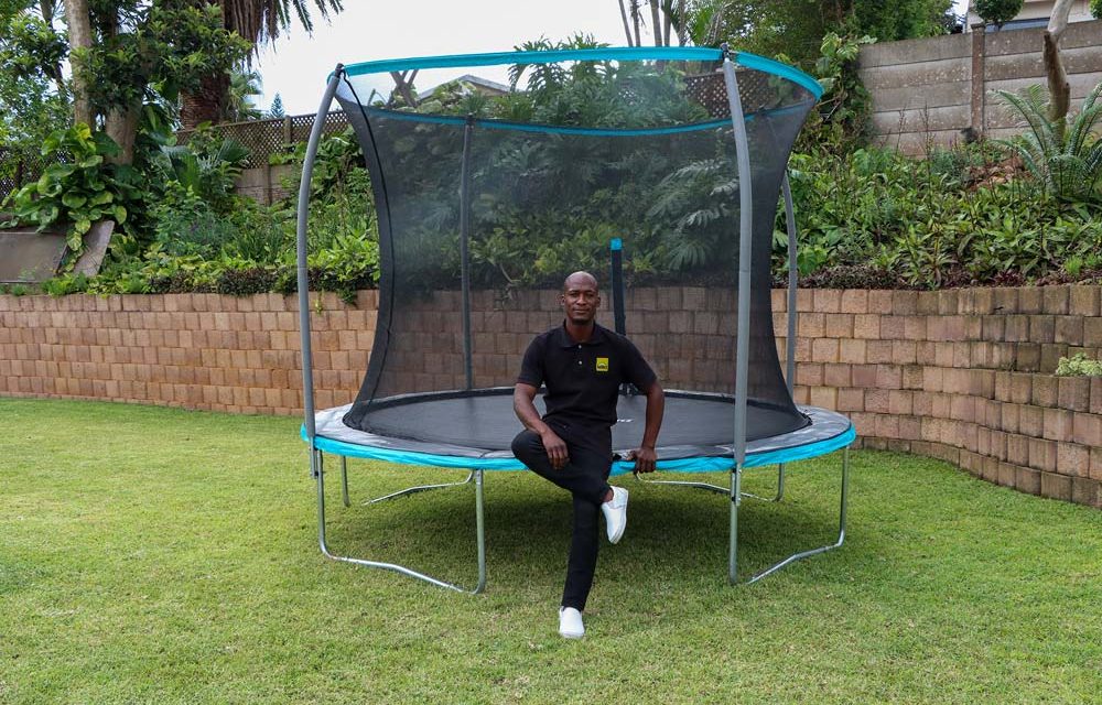 forstørrelse stressende skøn Keep the kids outside with a trampoline | DIY Blog