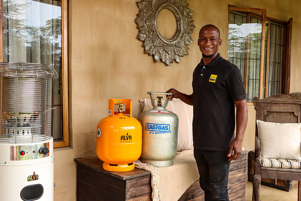 Gas safety purging a gas cylinder